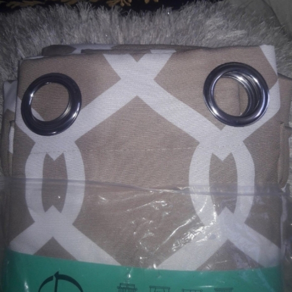 Bundle Of 2 Outdoor Indoor Waterproof Grommet Curtains 52X102 NWT - Picture 5 of 10